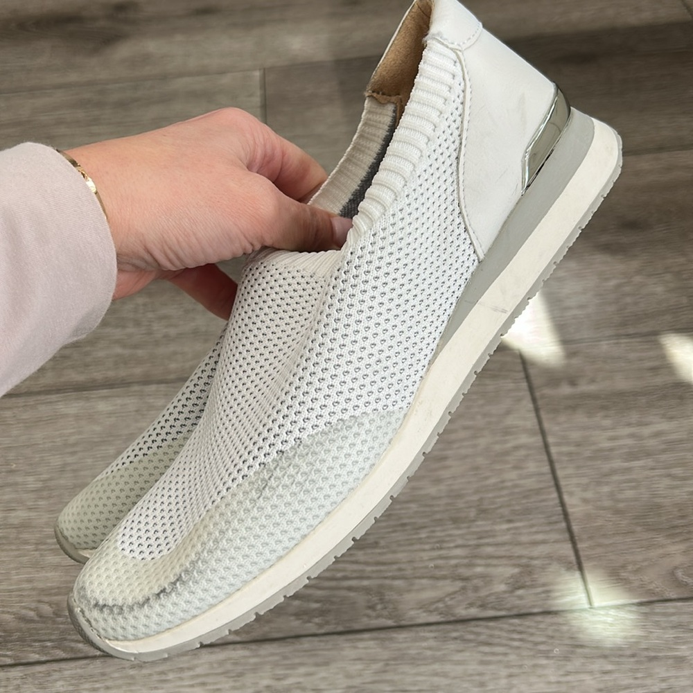 Naturalizer Lafayette Slip-on Sneakers - Picture 9 of 10